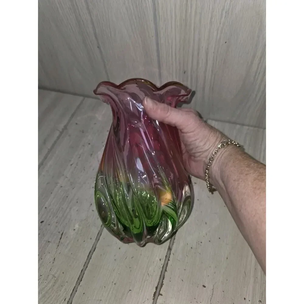 Vtg Hand Blown Swirl Watermellon Scallop Flower Glass Vase 7